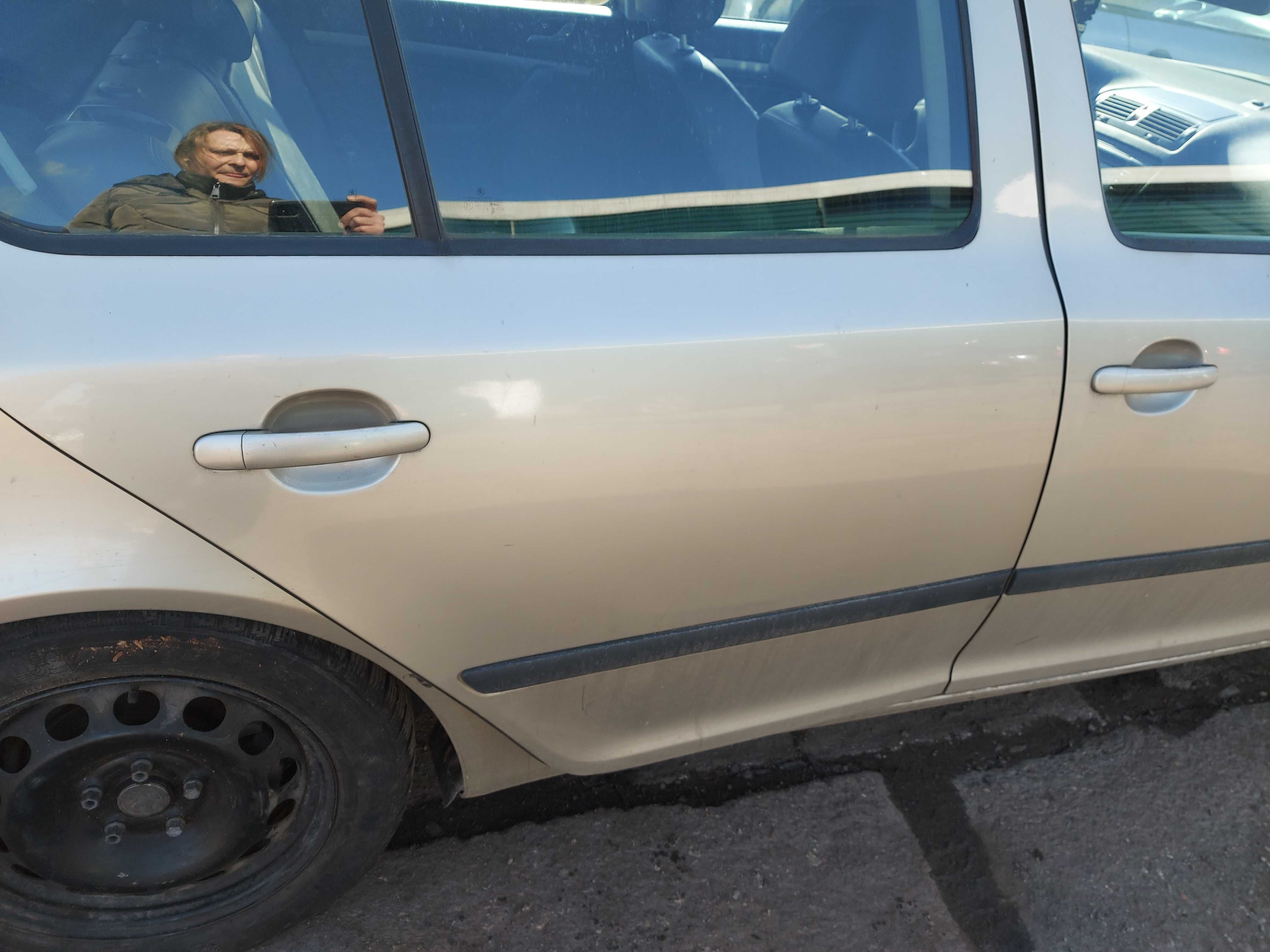 Skoda Octavia II 9201 drzwi przednie tylne prawe HB FV dostawa
