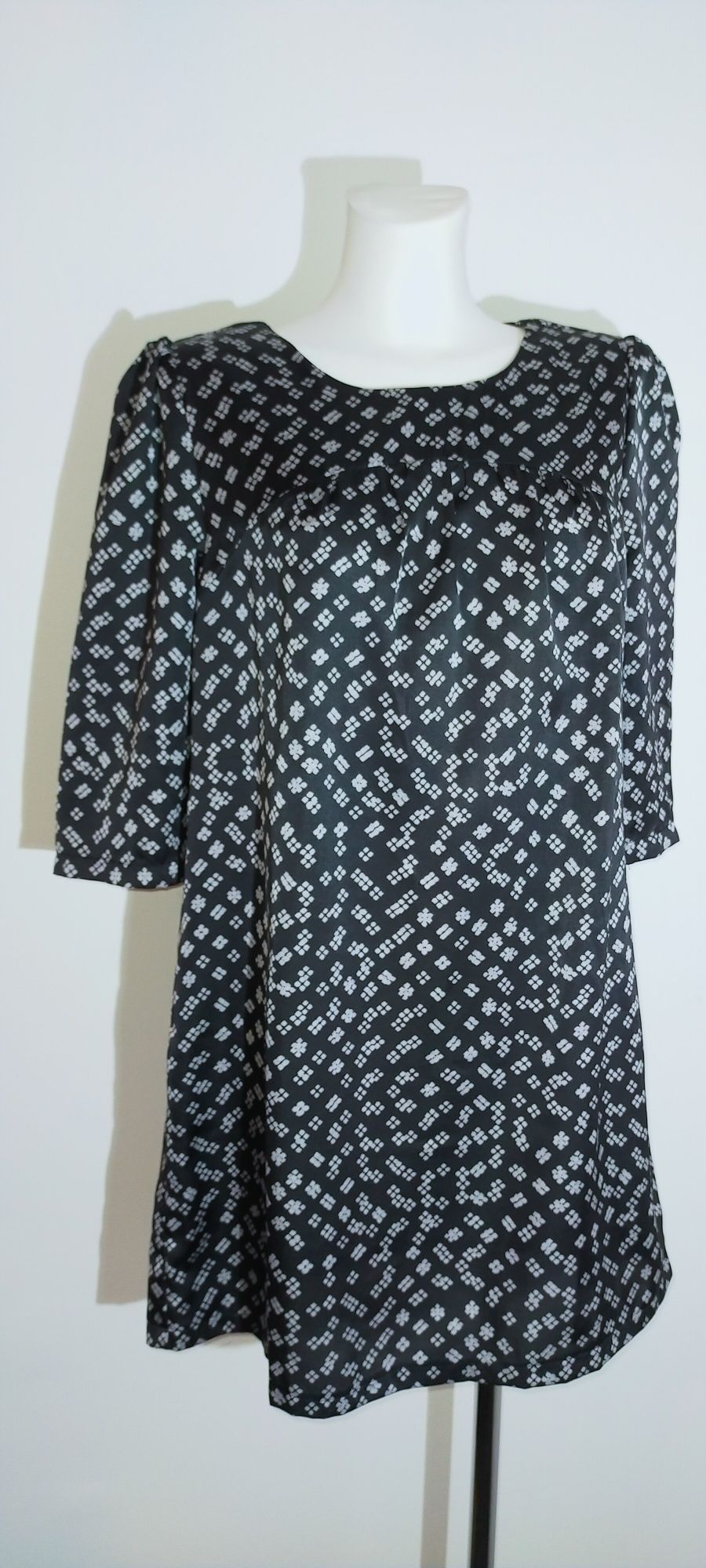 Sukienka mini trapezowa czarna biała rękaw 3/4 38 M