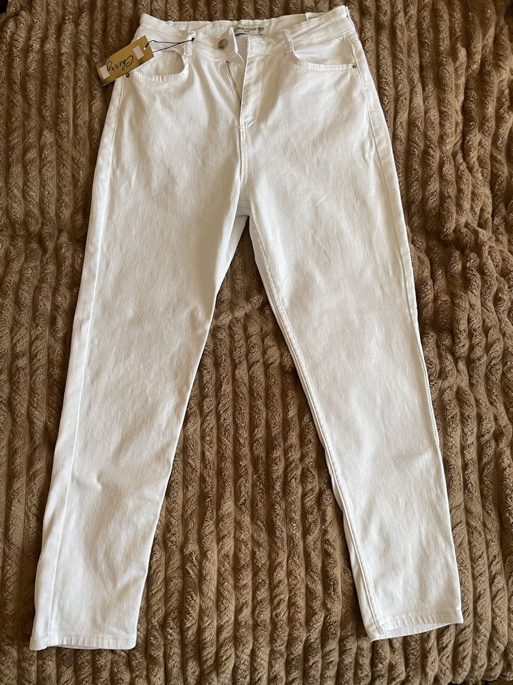 Повністю НОВІ Білі джинси 30 розмір