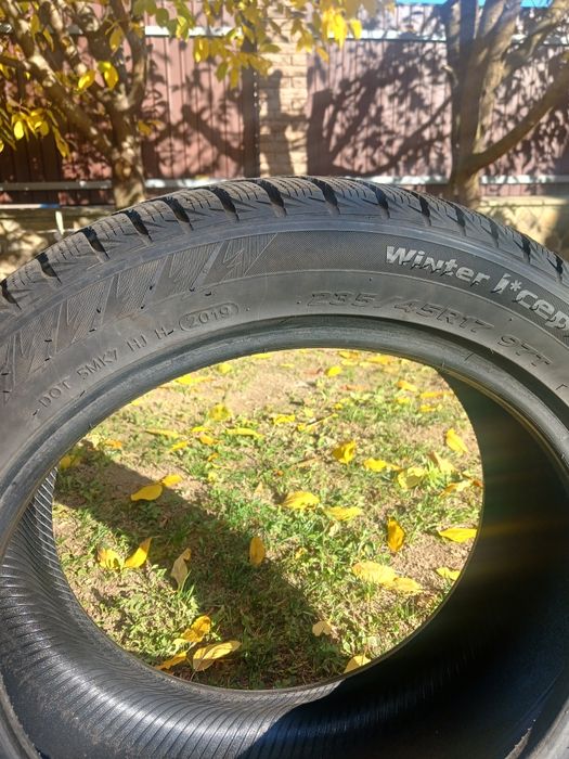 Зимова гума Hankook r17 в чудовому стані
