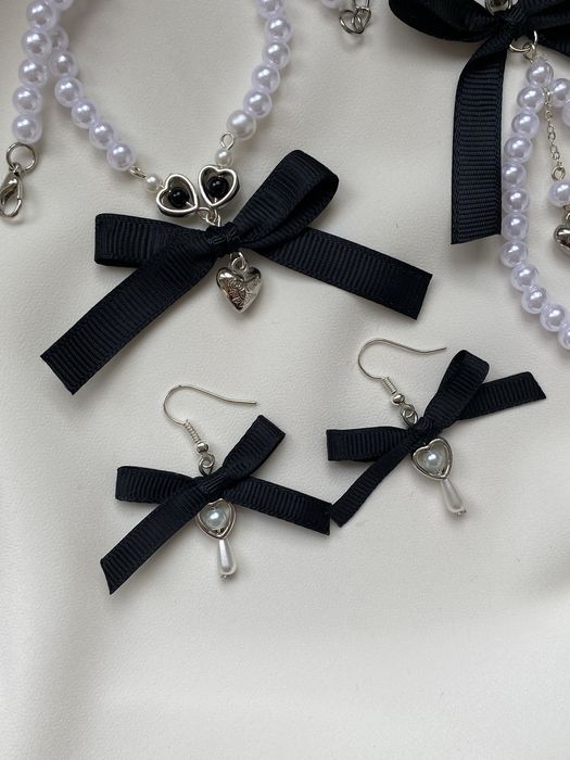 набір прикрас ручної роботи