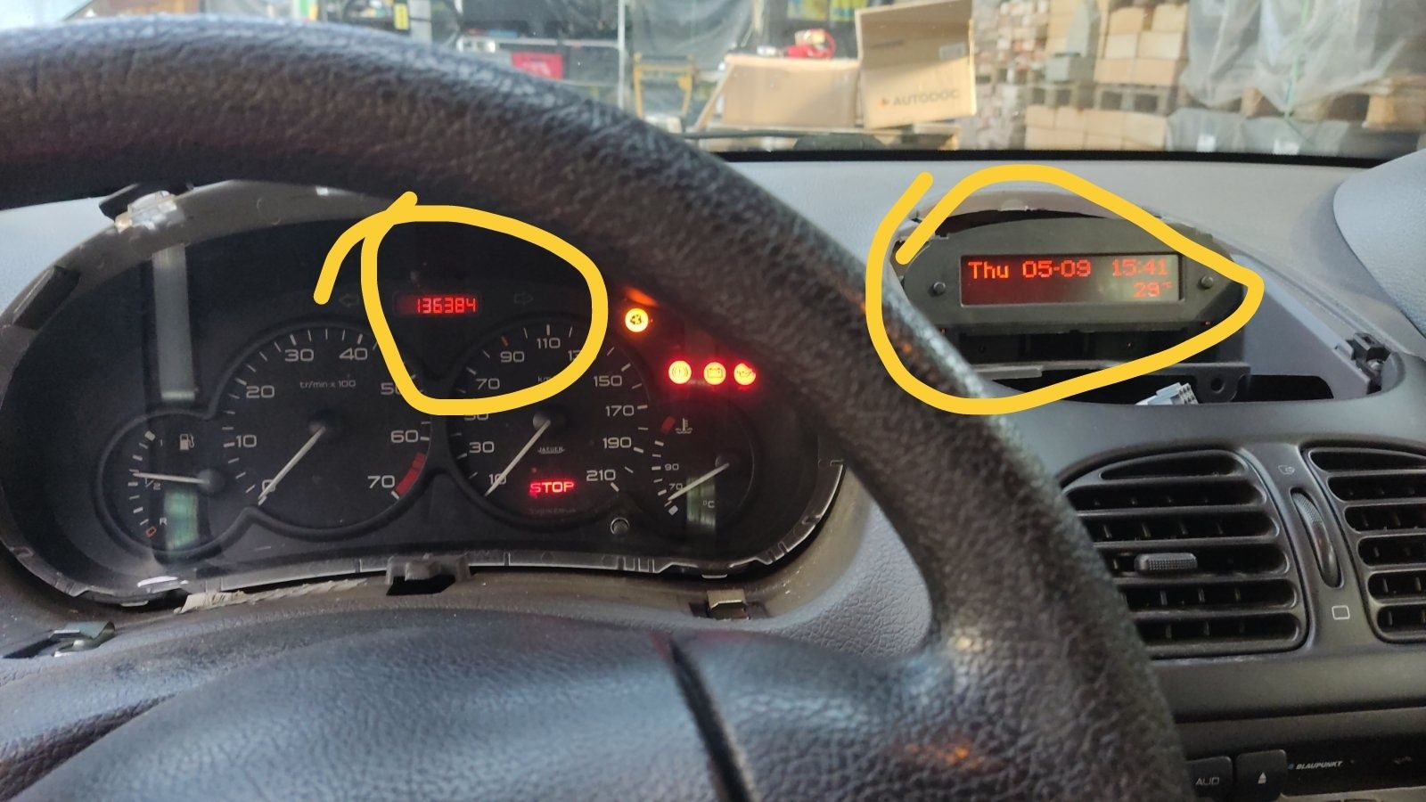 Заміна шлейфів приборки і бортового комп'ютера Peugeot 206