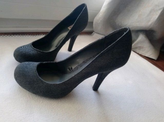 Piękne szpilki Stradivarius nowe czółenka ciemnoszare szare wysokie