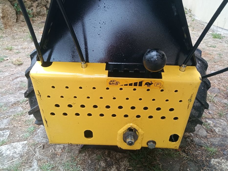 Destroçador/ capinadeira / corta mato Roques et Lecouer RL1400 diff