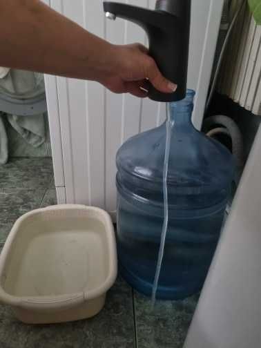 Автоматичний наливач чистої води - помпа