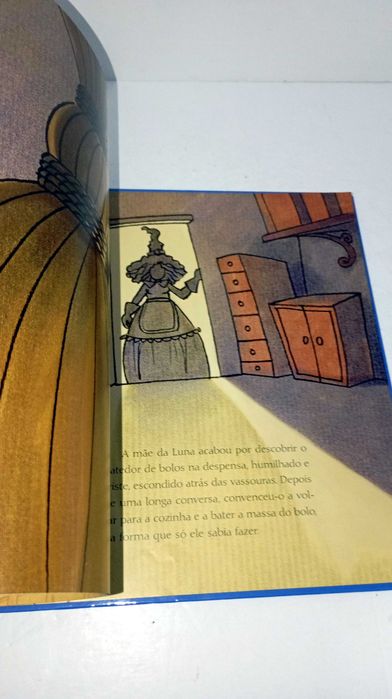 Bruxinha Luna e os Objectos Animados