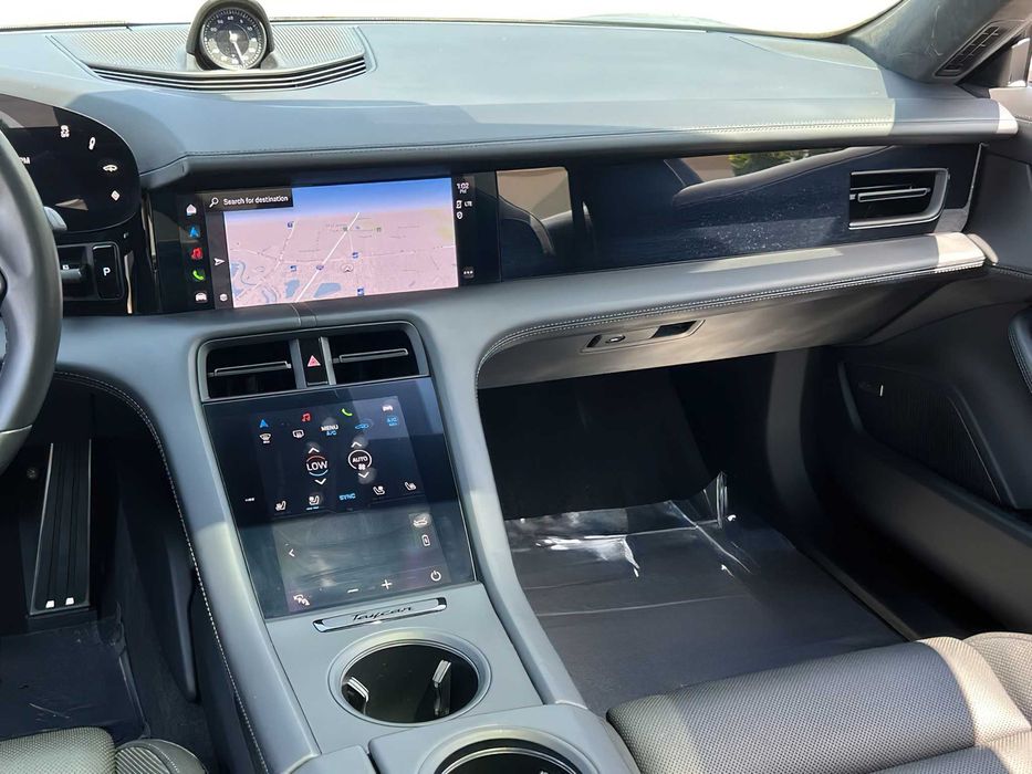 Porsche Taycan 4S      2022