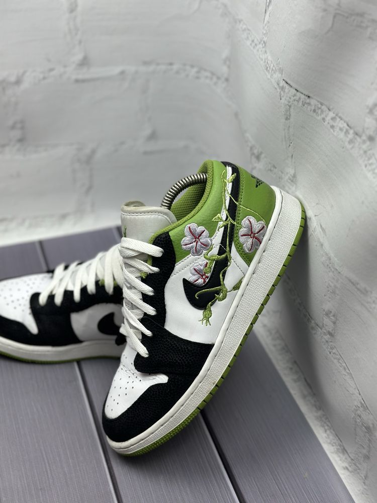 Жіночі шкіряні кросівки Nike Air Jordan Low 38p