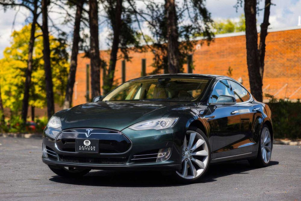 Tesla Model S 85      2014