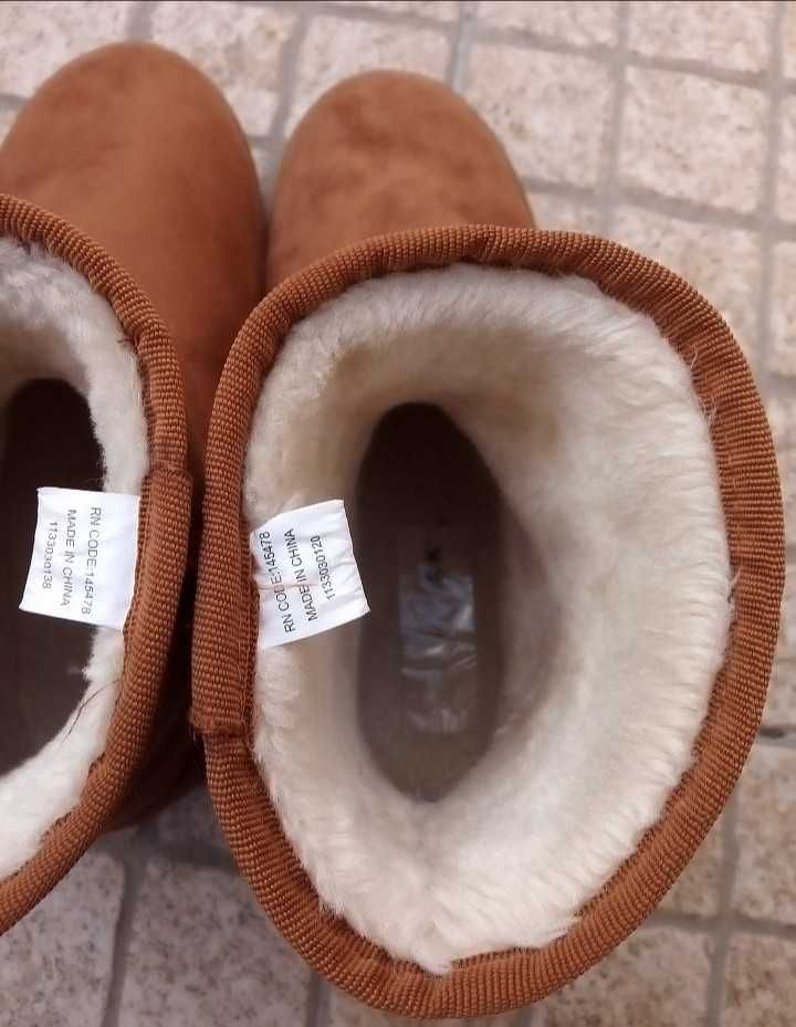 Botas pantufas com pêlo castanhas