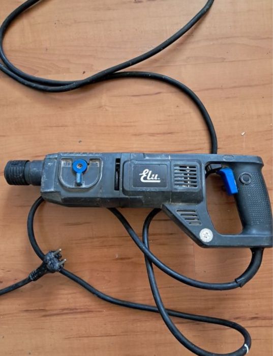 Furadeira de Impacto Elu MBH 26 RL 710W - Usada