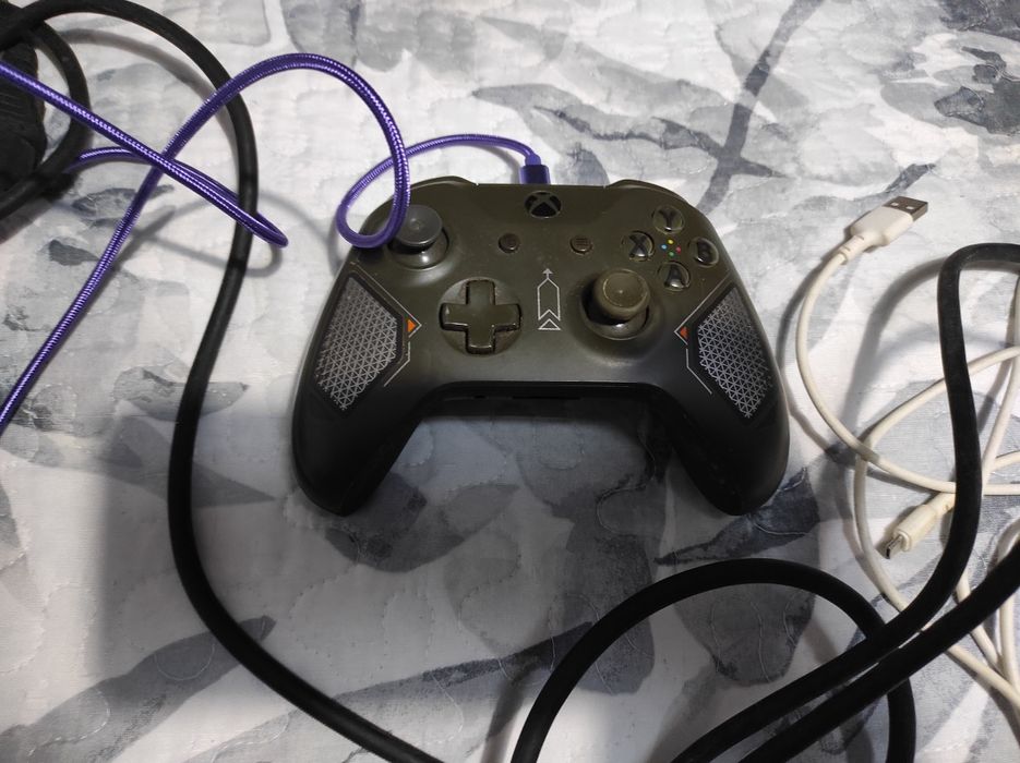 Xbox one 256GB + 1 jogo