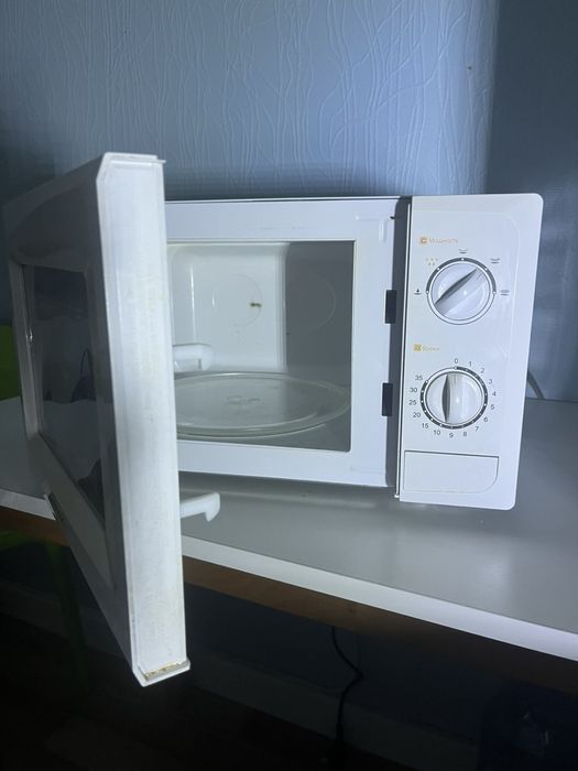 Мікрохвильова піч робоча