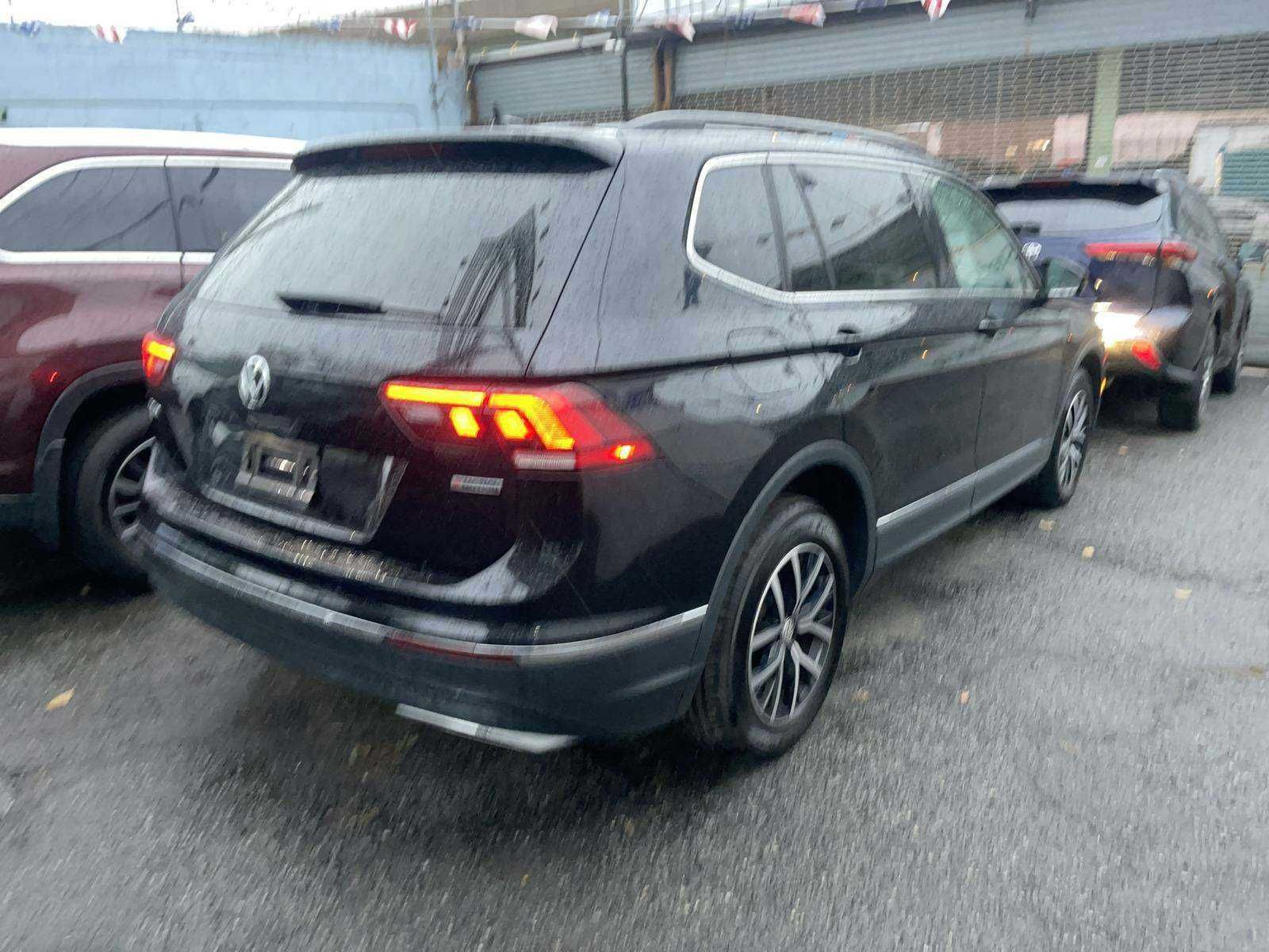 Volkswagen Tiguan SE 2021 року