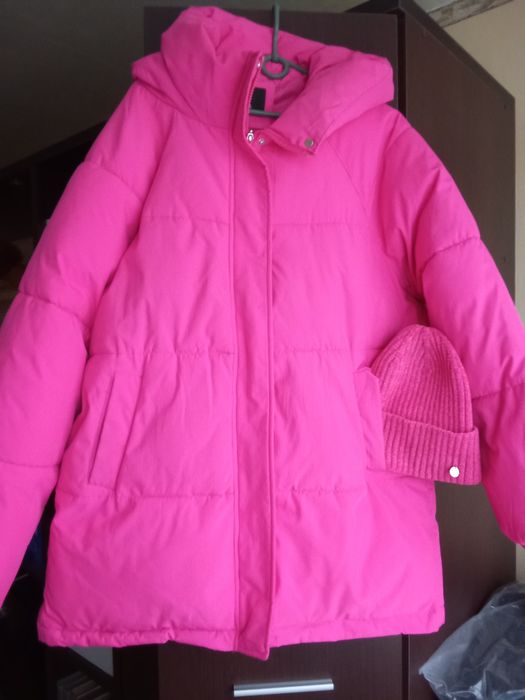 Пуховик женский малиновый
