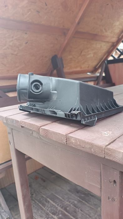 Кришка повітряного фільтра Ford Edge