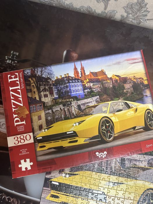 Продам пазли на 380 деталей машина
