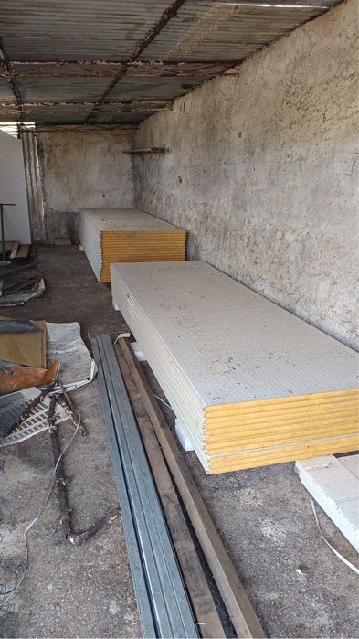 Placas e telhas Sanduiche