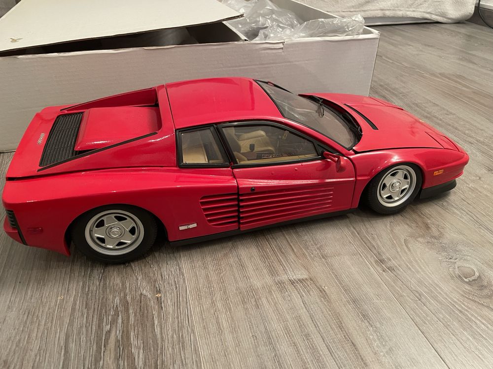 Pocher Ferrari Testarossa w skali 1:8 złożony w oryginalnym opakowaniu