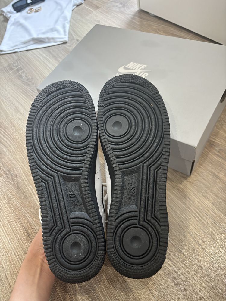 Nike Air Force 1 ’07 LV8 J22 rozmiar 42.5