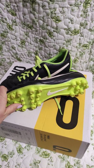 Buty do piłki nożnej 42