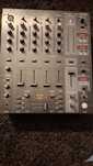Mesa mistura behringer DJX750