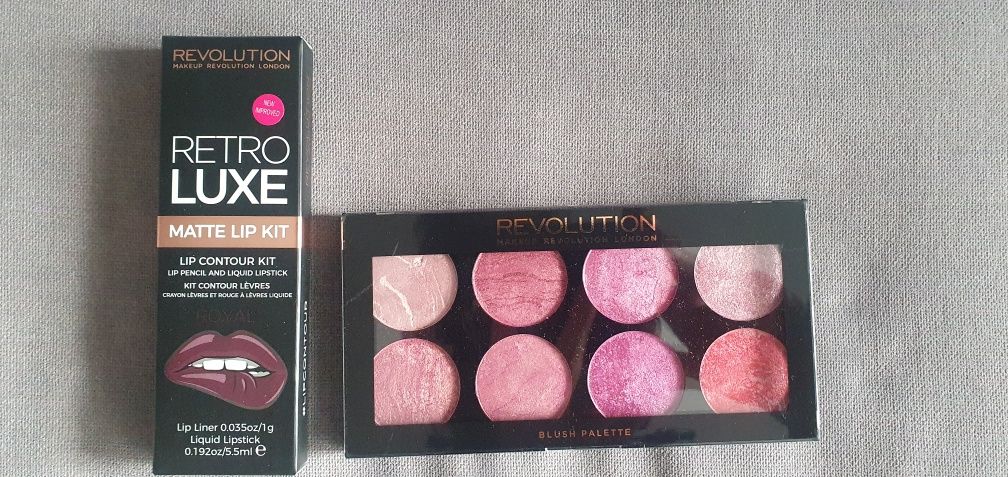 Paleta róży do policzków REVOLUTION  blush palette blush queen