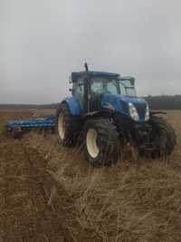 New Holland T7040