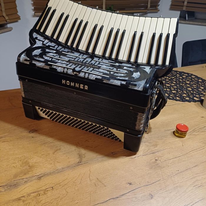 Akordeon Hohner Organola de lux 4/5 chory