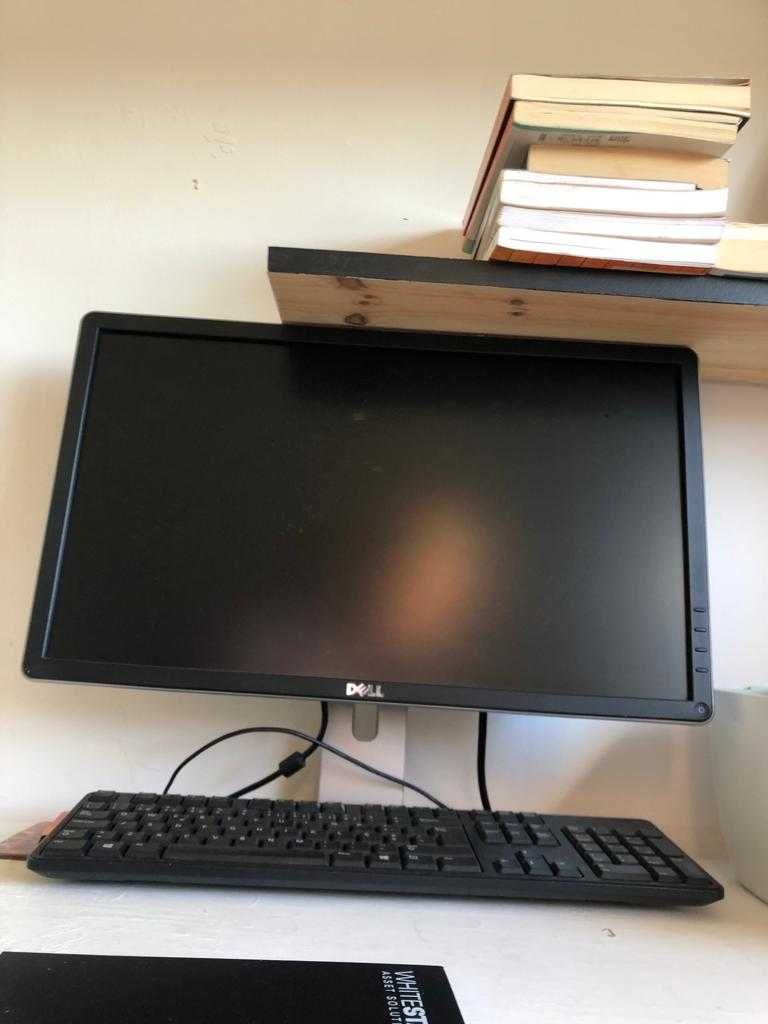 Monitor Dell praticamente sem uso