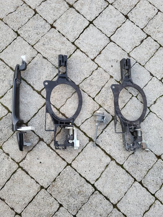 Ручка дверей зовнішня задня права на Lancer X 2008