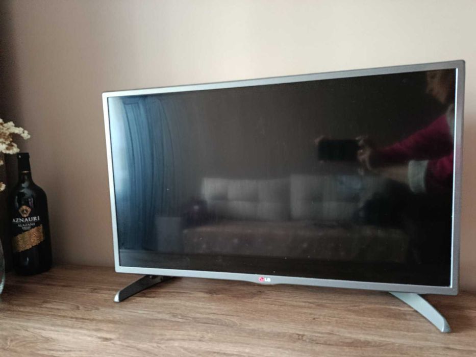 Телевізор LG 32LB563U