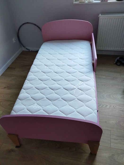 Łóżko różowe 80x160 z barierką Normastore kids, materac piankowy