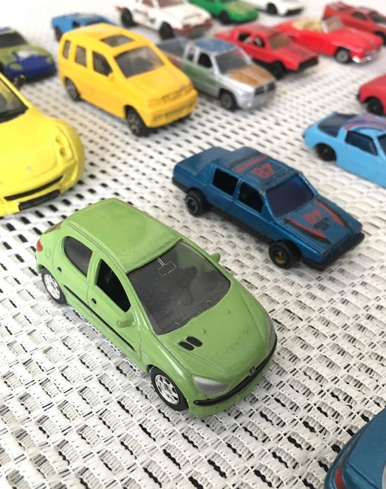 Carros de brincar antigos