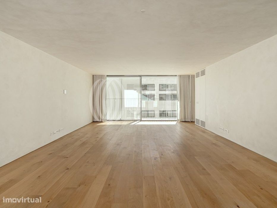 Apartamento T3, com garagem, no Condomínio Atelier, Lisboa