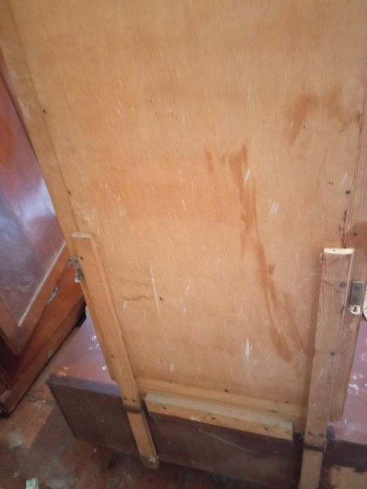 Трюмо з дзеркалом