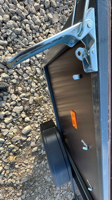 Прицеп до легкового авто : 2,15 х 1,26 м борт 60см , фанера