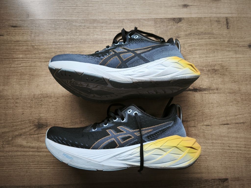 Sapatilhas Asics Novablast 4