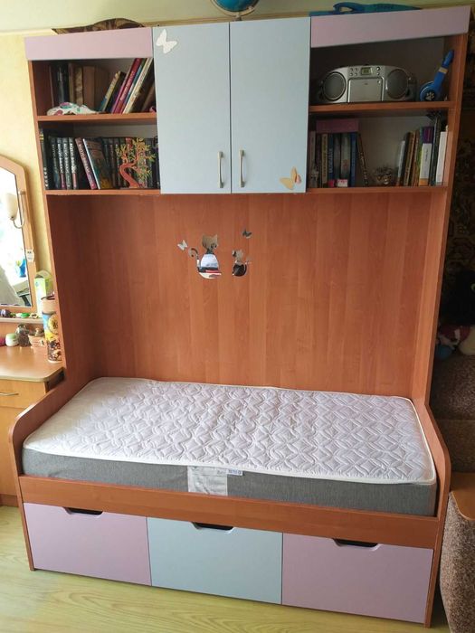 Детская кровать с антресолью.