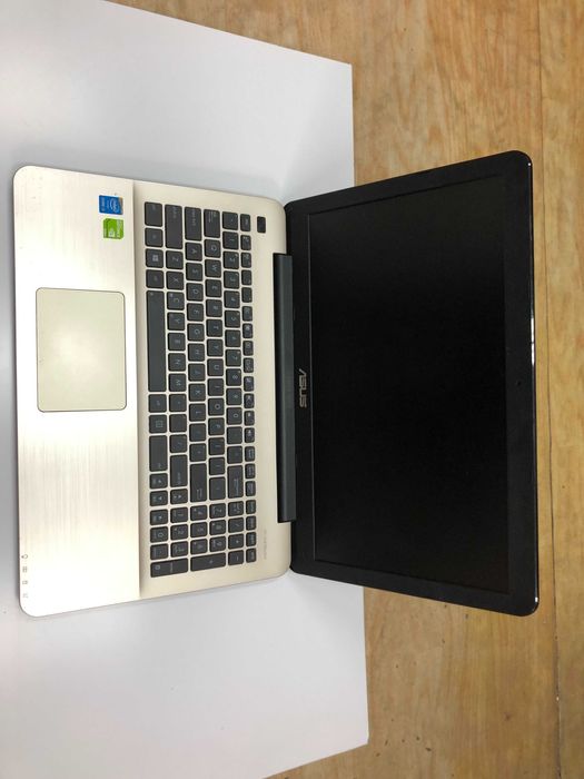 Komputer przenośny ASUS