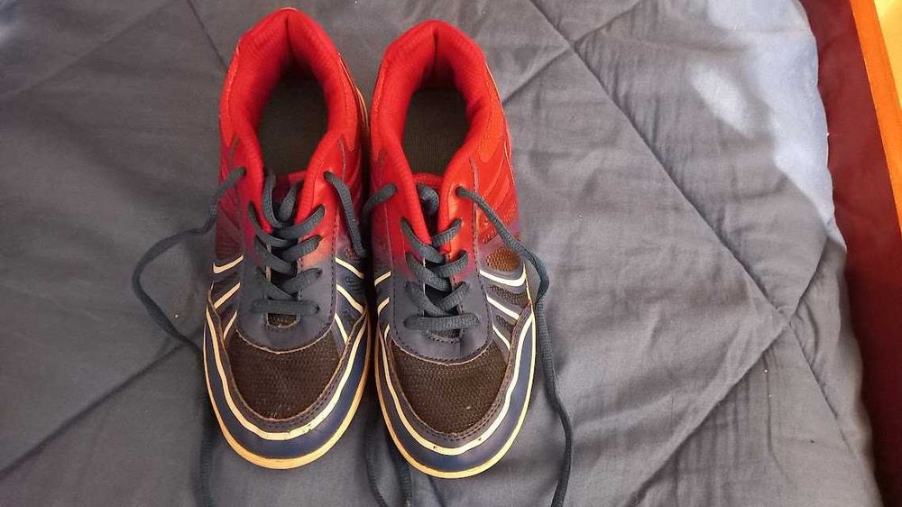 Vendo Ténis de Criança com Rodas, muito baratos