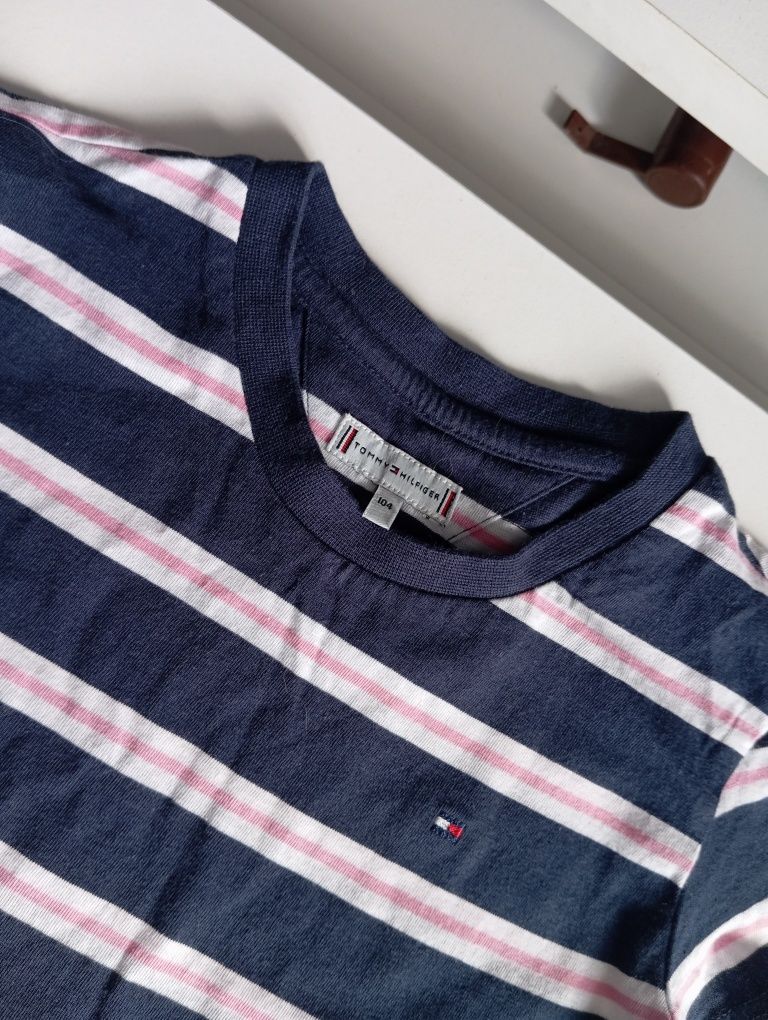 Piękna elegancka sukienka Tommy Hilfiger pasy paski 104