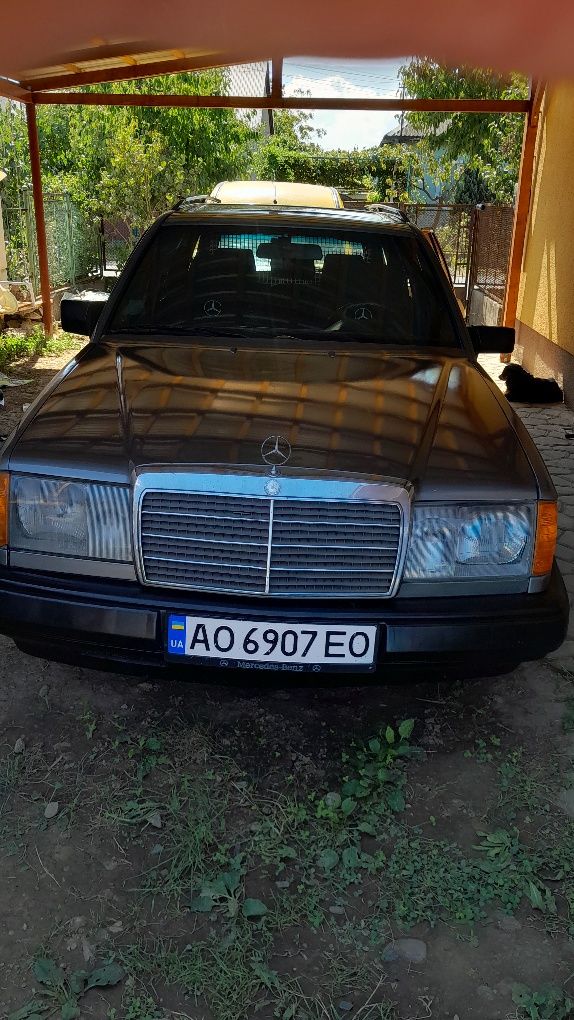 Мерседес 124 універсал