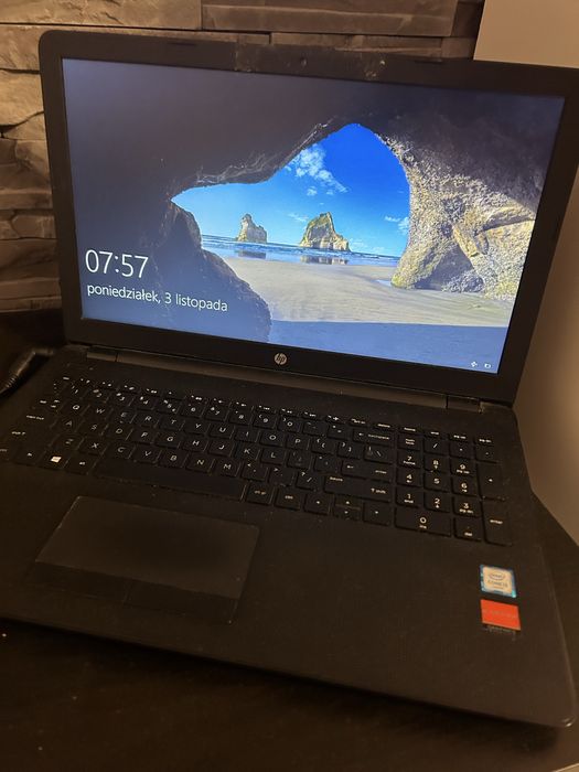 HP Laptop 15 – Core i3 / 8GB / SSD 120GB / Radeon 2GB