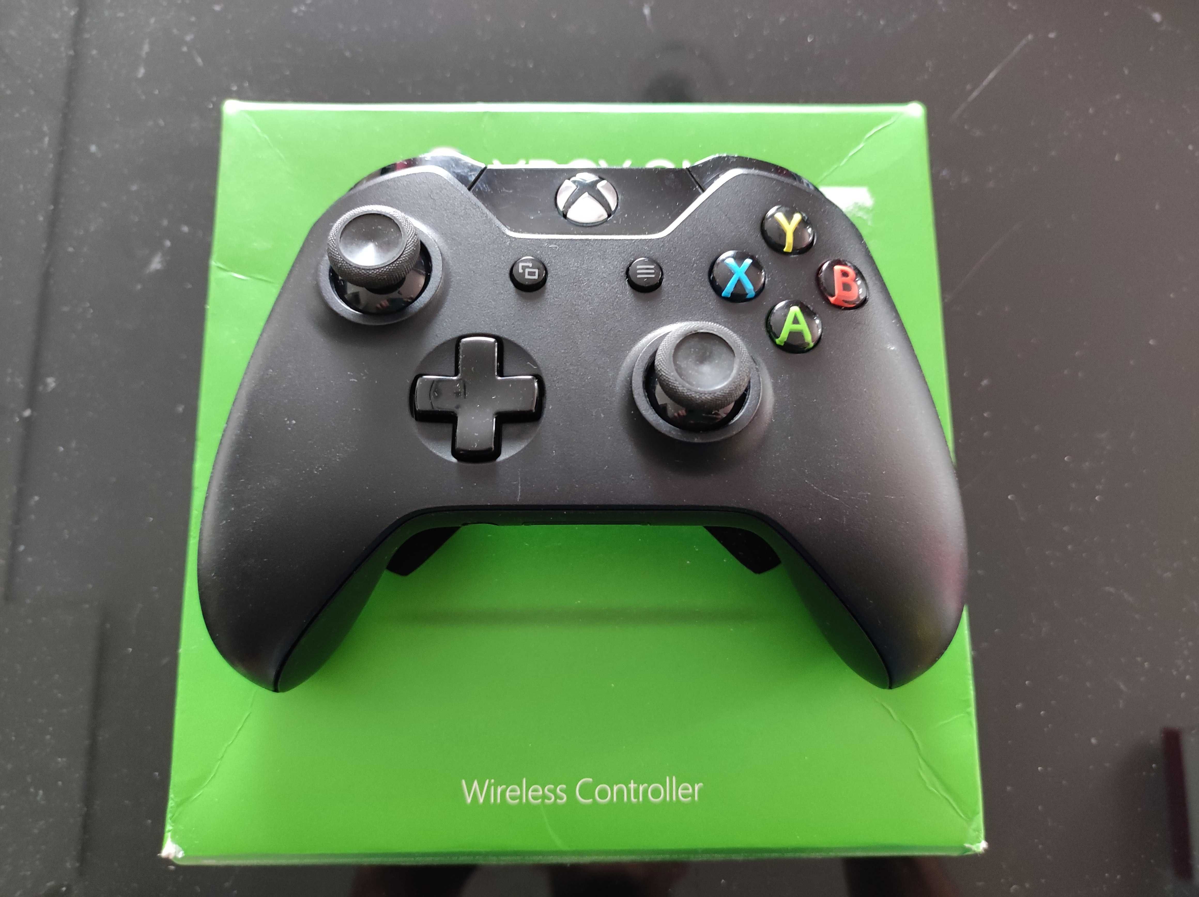 Pad do Xbox One Series S X czarny jak Nowy w pudełku