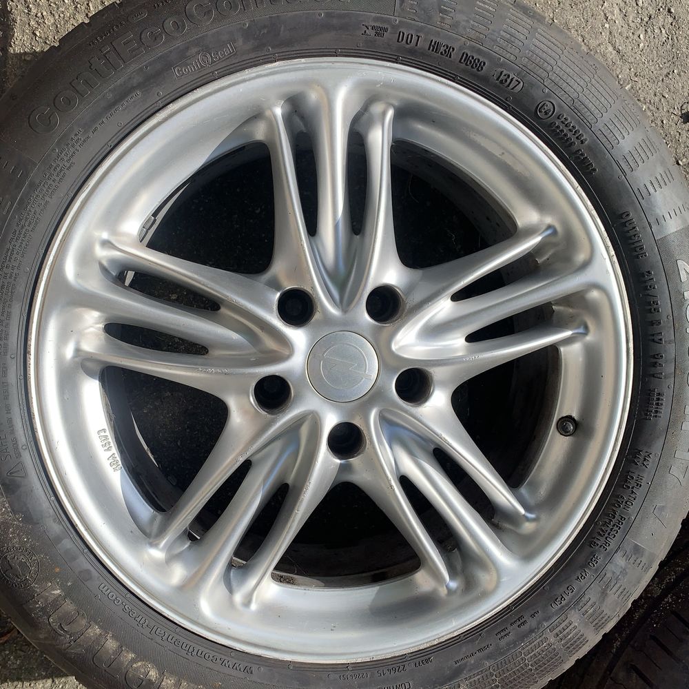 Koła 17 Opel Nowe opony 2 szt  8mm , drugie 2szt 6mm 5x115