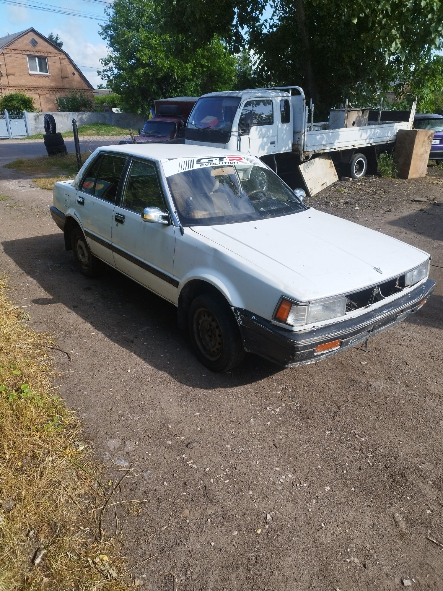 Нисан станза Nissan stanza
