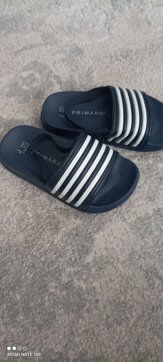 Шльопанці primark