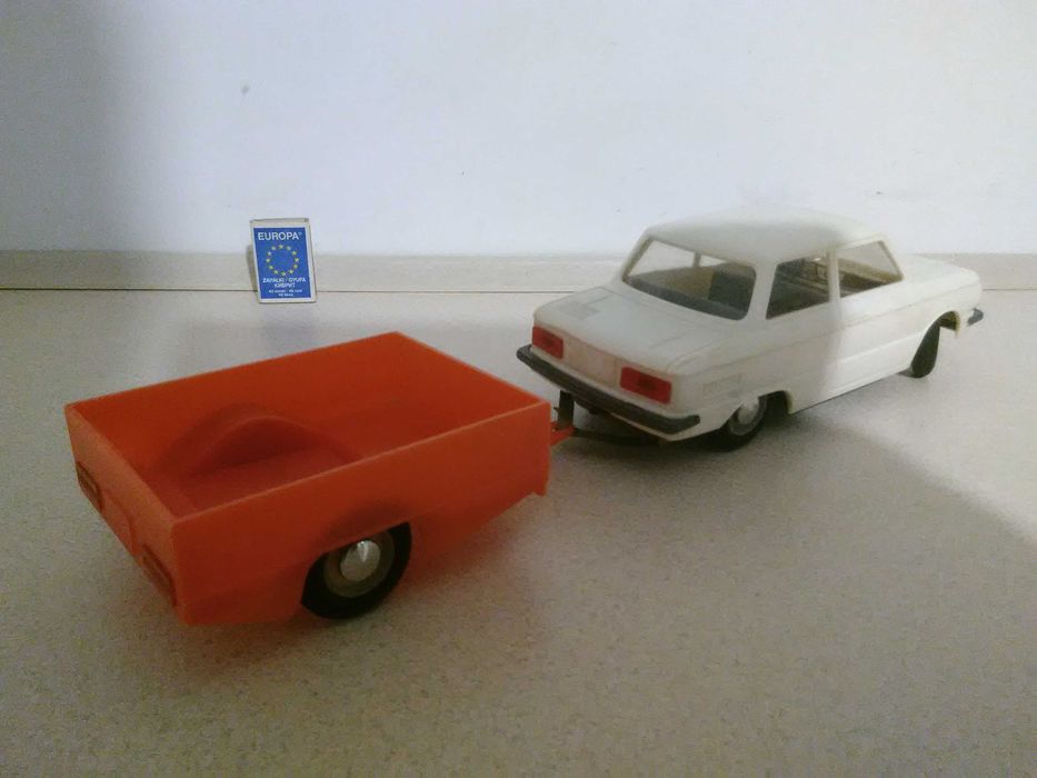 stara zabawka PRL ZAZ ZAPOROŻEC + przyczepa 1:18 ZSRR USRR zabytek czz