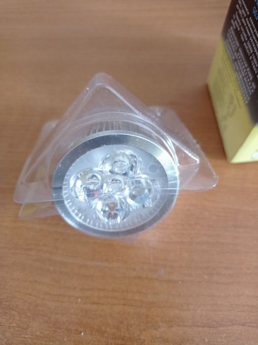 Продам лампочки лампи низьковольтні світлодіодні 12в.